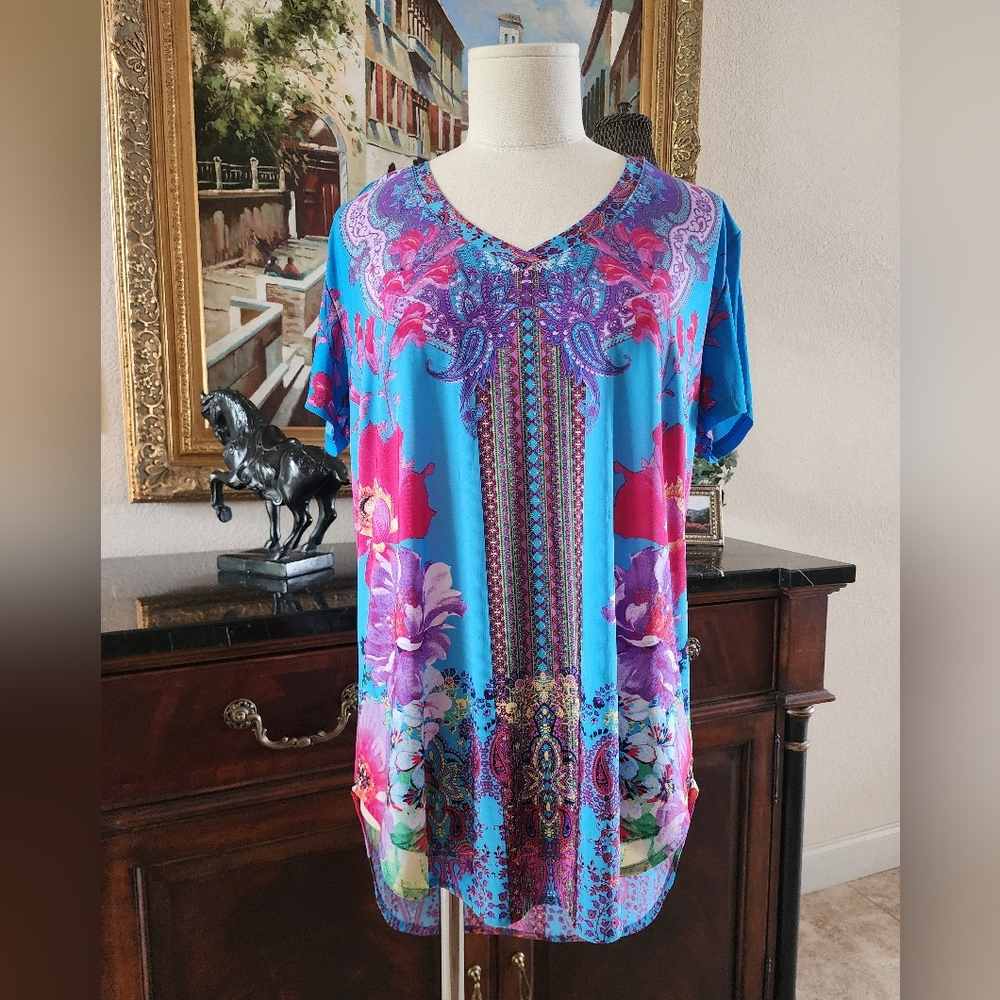 EUC-Vibrant Blue and Purple Women's Top!!🩵🩷🩵
